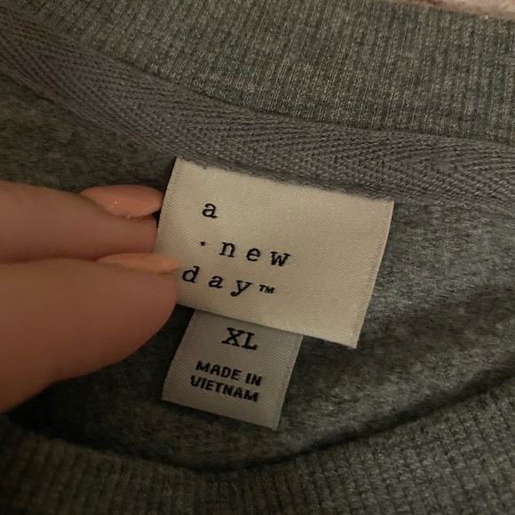 A New Day Crewneck - Picture 2 of 3